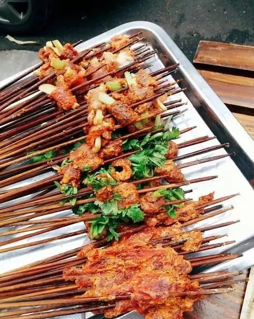 乐山嘉州长卷天街黄氏麻辣烫菜单,洪雅三宝与乐山麻辣烫哪的好吃