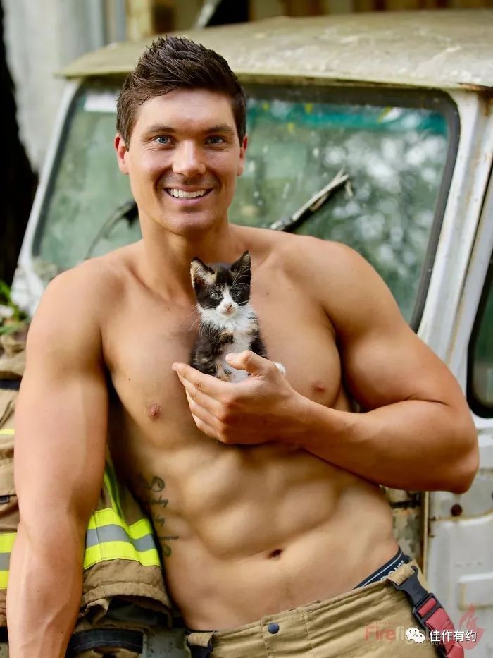 澳洲消防队帅哥大秀肌肉照,澳洲消防员帅哥