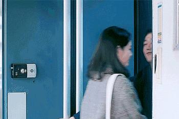 聊聊赵丽颖这张结婚证照片儿……