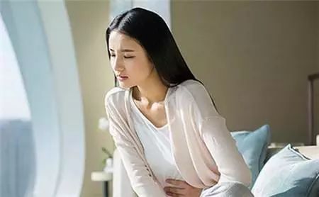 女性月经期间，这6种药不可随便吃