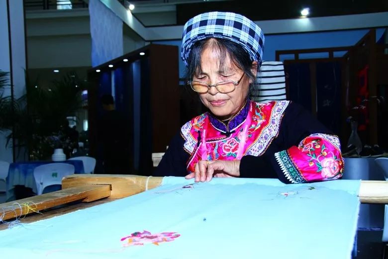 智能时尚美好生活｜第二十二届宁波国际服装节开启时尚新征程