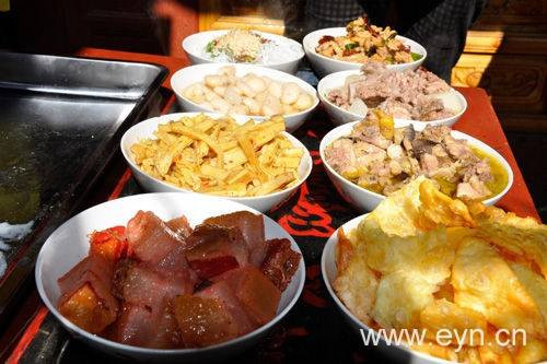 大理八大碗鱼做法,大理剑川八大碗店