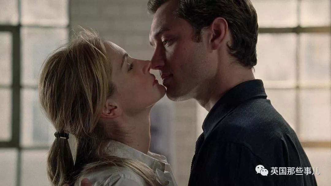 频繁出轨劈腿是什么心理,你出轨的动机是什么