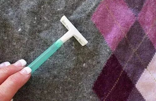 怎么预防羊毛毛衣起球掉毛,羊毛衣掉毛毛特别厉害怎么办