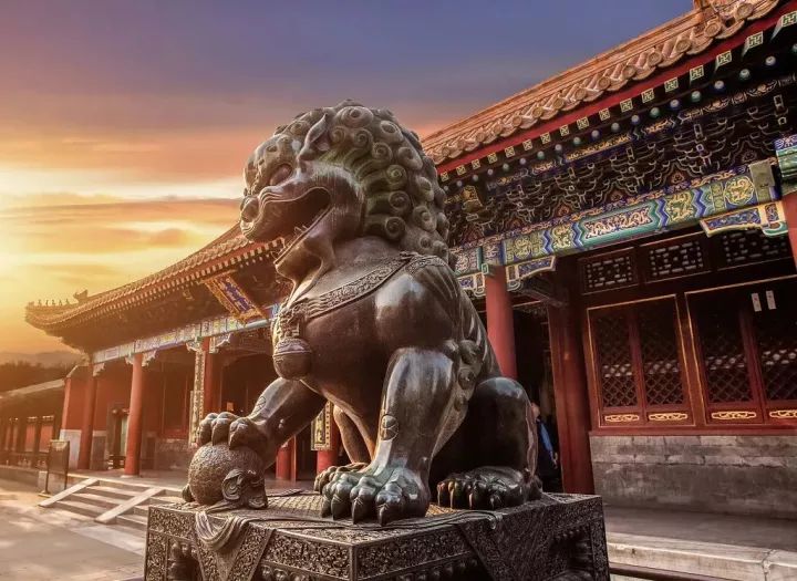 门口石狮子讲究,石狮子公母区别