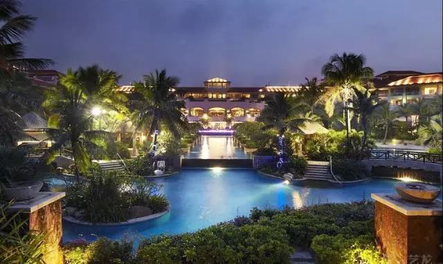 天气冷了泡温泉还是不错的,推荐泡温泉