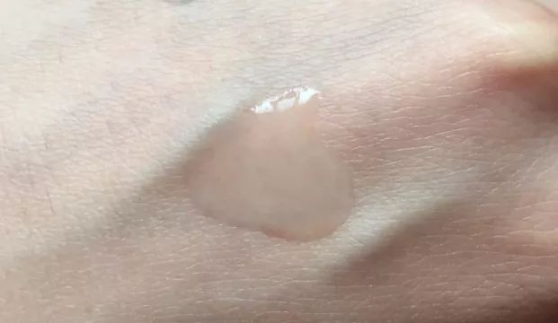 十大公认的便宜又好用的精华,还在纠结的东西要不要买