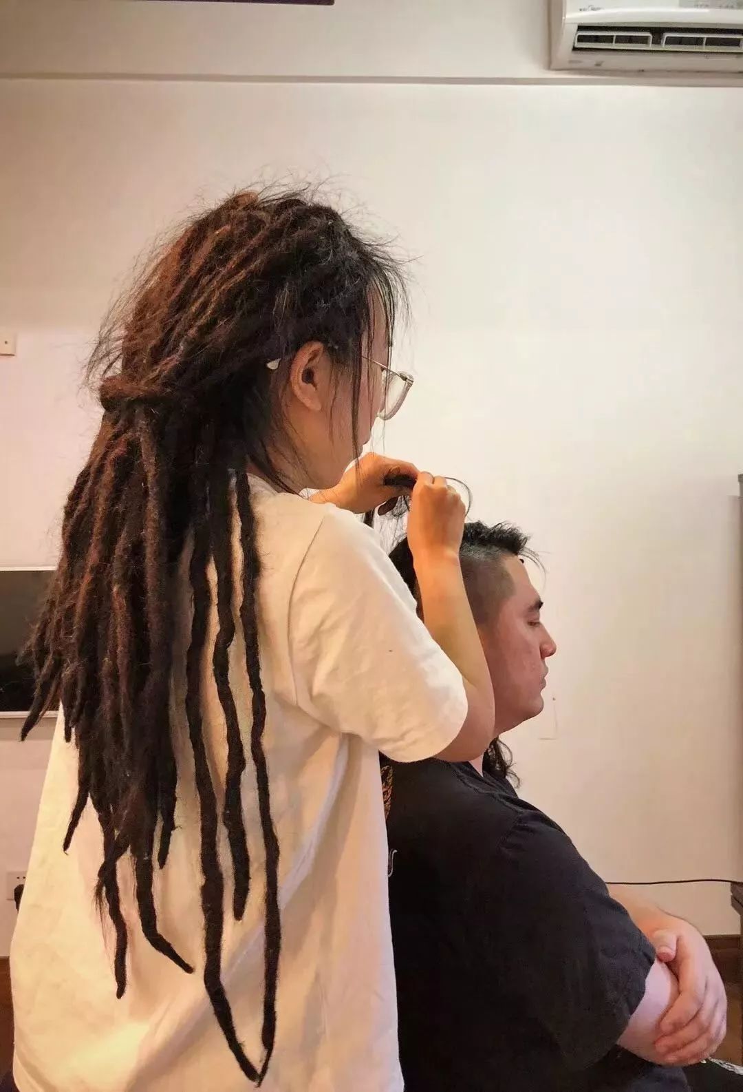 那些把球鞋操在球场,把机车开在路上的女生们