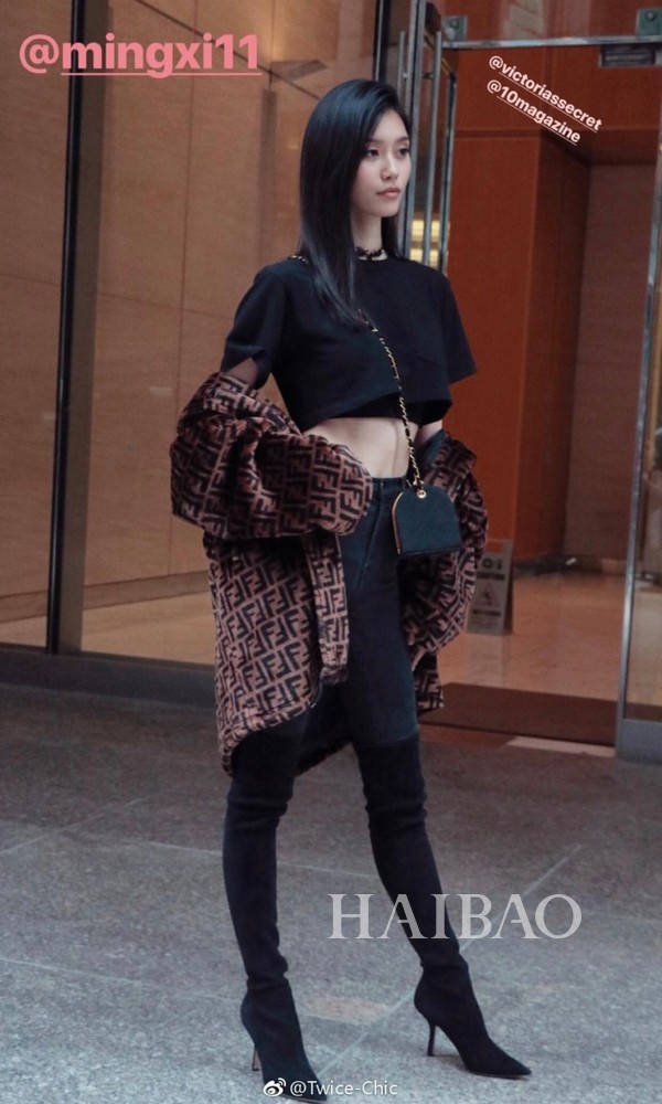 奚梦瑶何穗大表姐的维密秀,奚梦瑶何穗刘雯冬季街拍机场