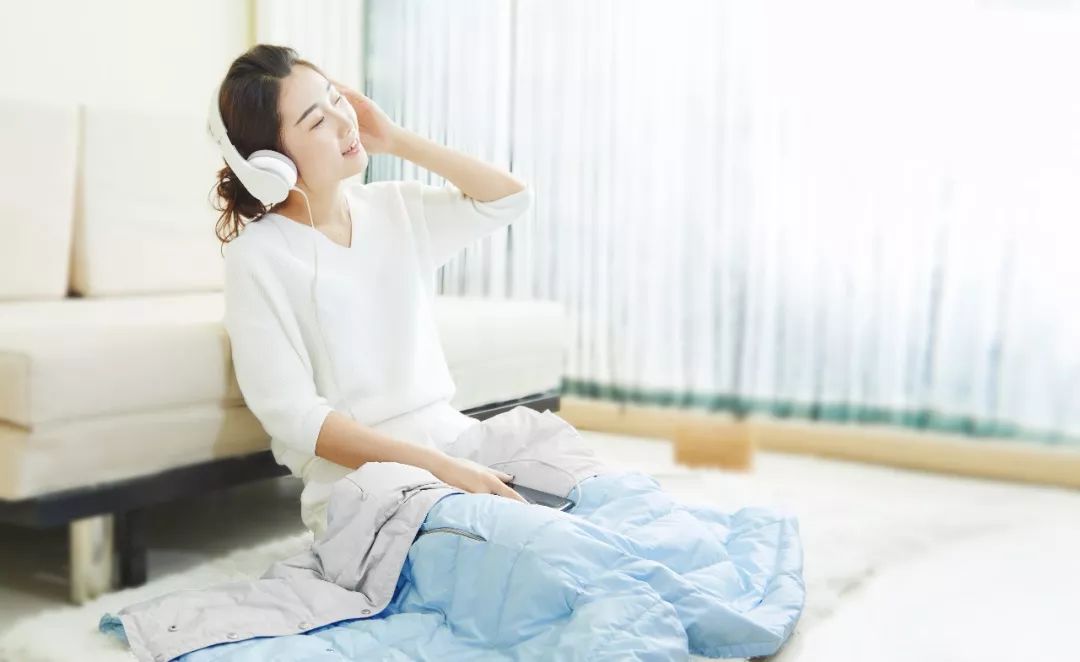 石墨烯多功能羽绒毯,新款多功能便携羽绒盖毯