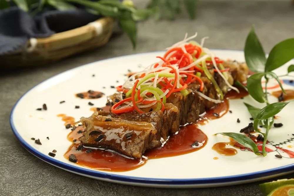 豆瓣9.5《风味人间》横跨东西，哪些餐厅新品惊艳南北？｜城市指南