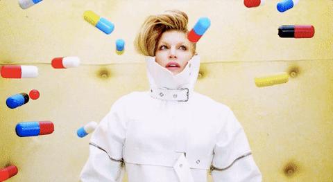 五颜六色的药片有什么用,药品为什么会有颜色