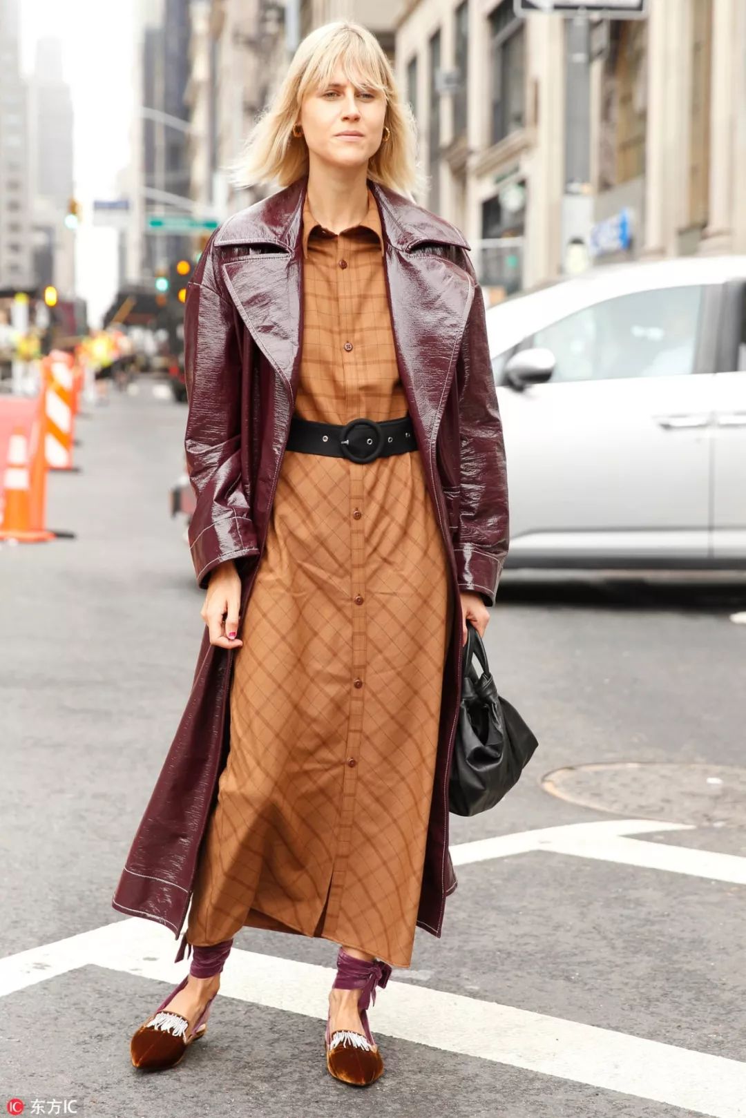 鞋带绕脚脖,鞋带勒脚脖会水肿吗