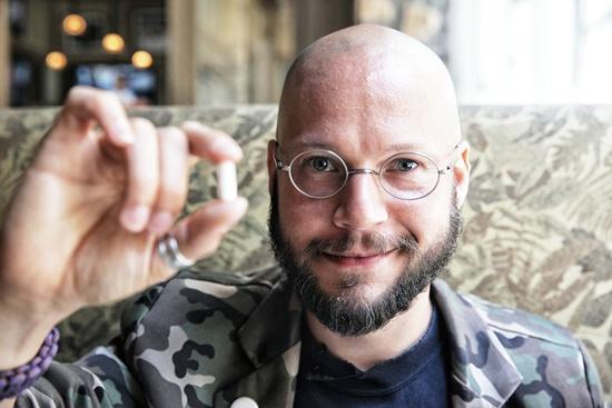 这种行为很大侠？“美国药神”徘徊在违法边缘