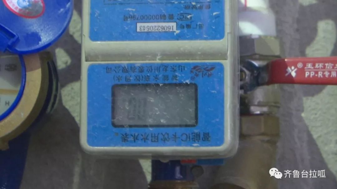 老旧小区因为没有人收水费停水,小区停水取水