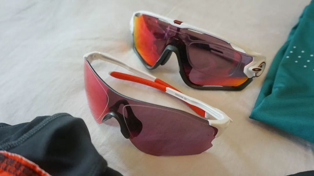 除了不可描述,夫妻出门比赛都带些啥?