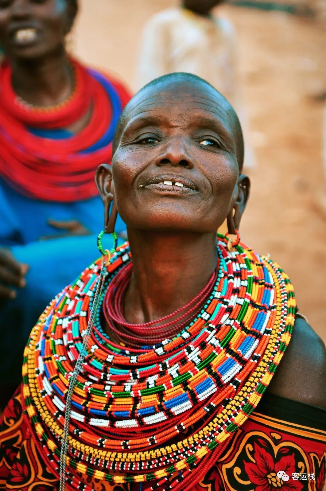 桑布鲁荒野里，我们的主要食物是奶和血｜会玩