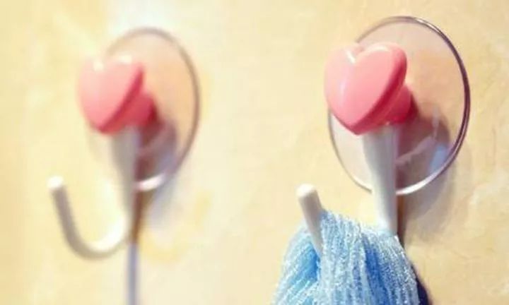 挂钩挂门框上老是掉下来怎么办,家里的挂钩很难摘掉怎么办