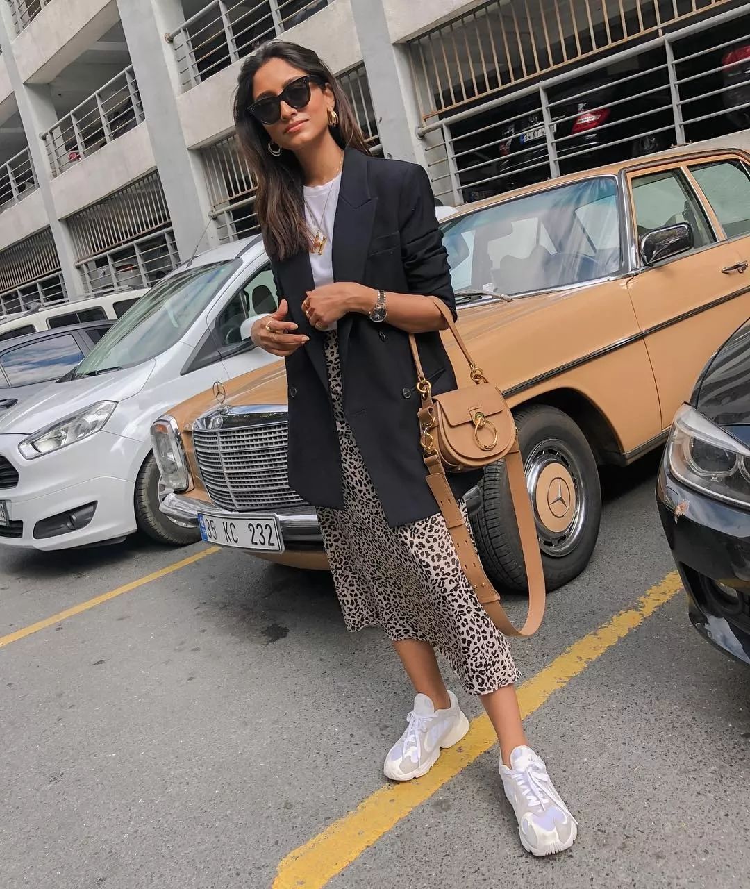 冬天穿的裙子便宜又有高级感,冬季哪些裙子比较轻盈又好穿