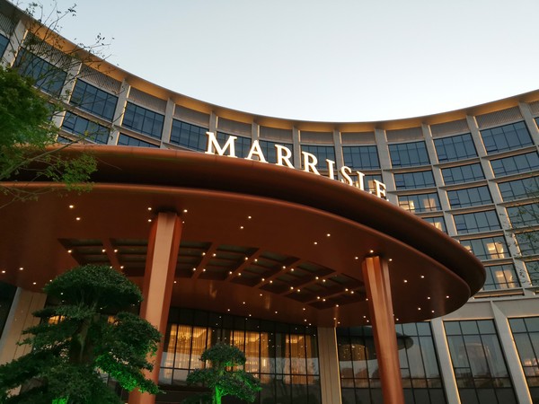 荣耀Magic2拍照如何？手持超级夜景赞爆