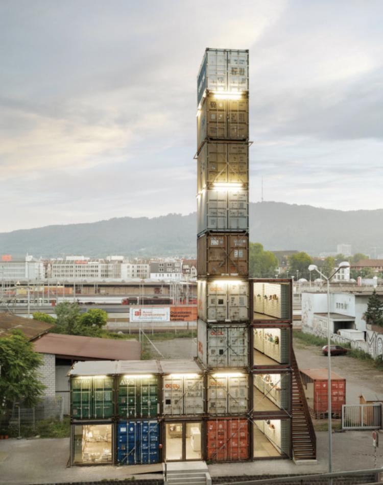 把废料做成流行的瑞士包袋Freitag，贩卖的到底是什么？｜市场发明家