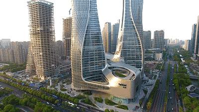 钱塘江畔59层“红酒瓶”上面装了啥？神秘面纱被揭开