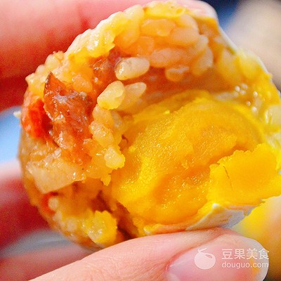 糯米蛋的做法,糯米蛋的做法网红