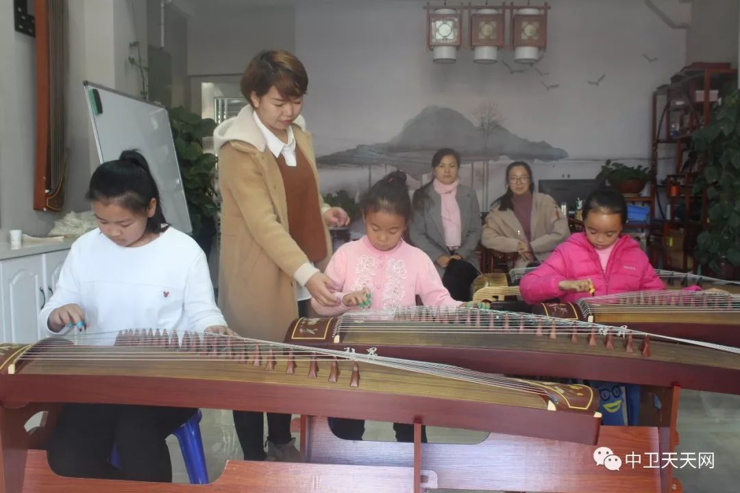 「众创」喜欢泉水和金玉的声音,为了中卫更多的筝友,我也是拼了······