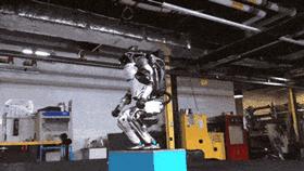 小型双足机器人视频,双足人形机器人简单