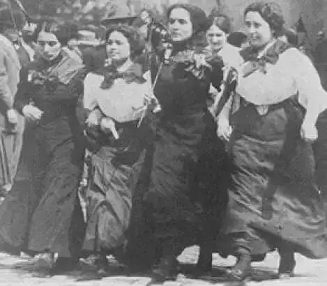 女性努力千百年，争取一个不生孩子的权力