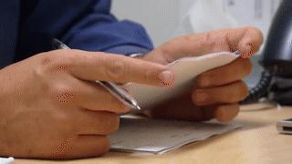 被海关查了聊天记录立即遣返,微信记录被中国海关遣返后果