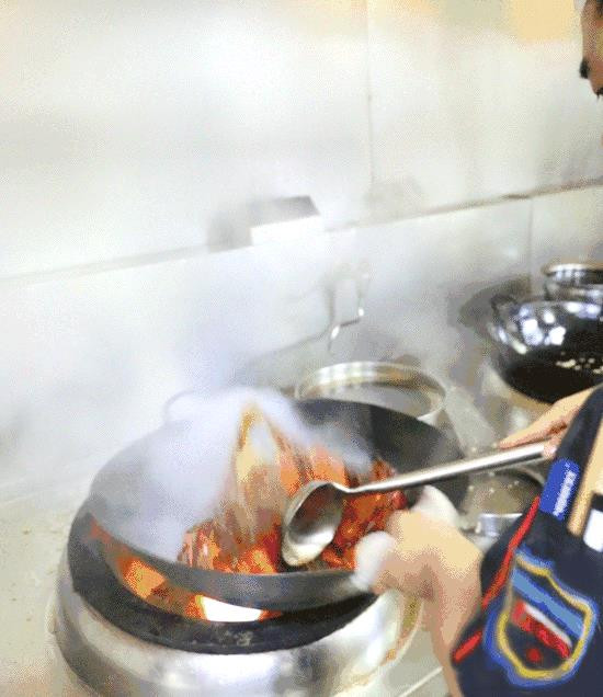 集渔冬阴功小龙虾自助,99元套餐活虾现做小龙虾送上门