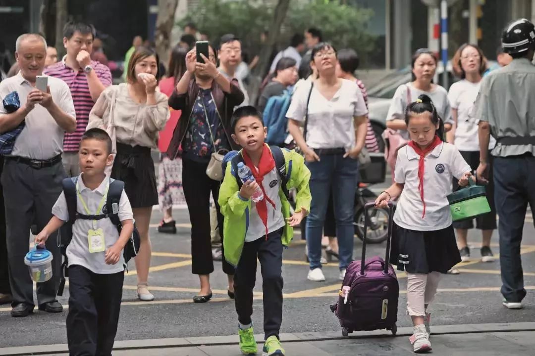 课外辅导班给家长带来的压力,辅导班是不是在给家长制造焦虑