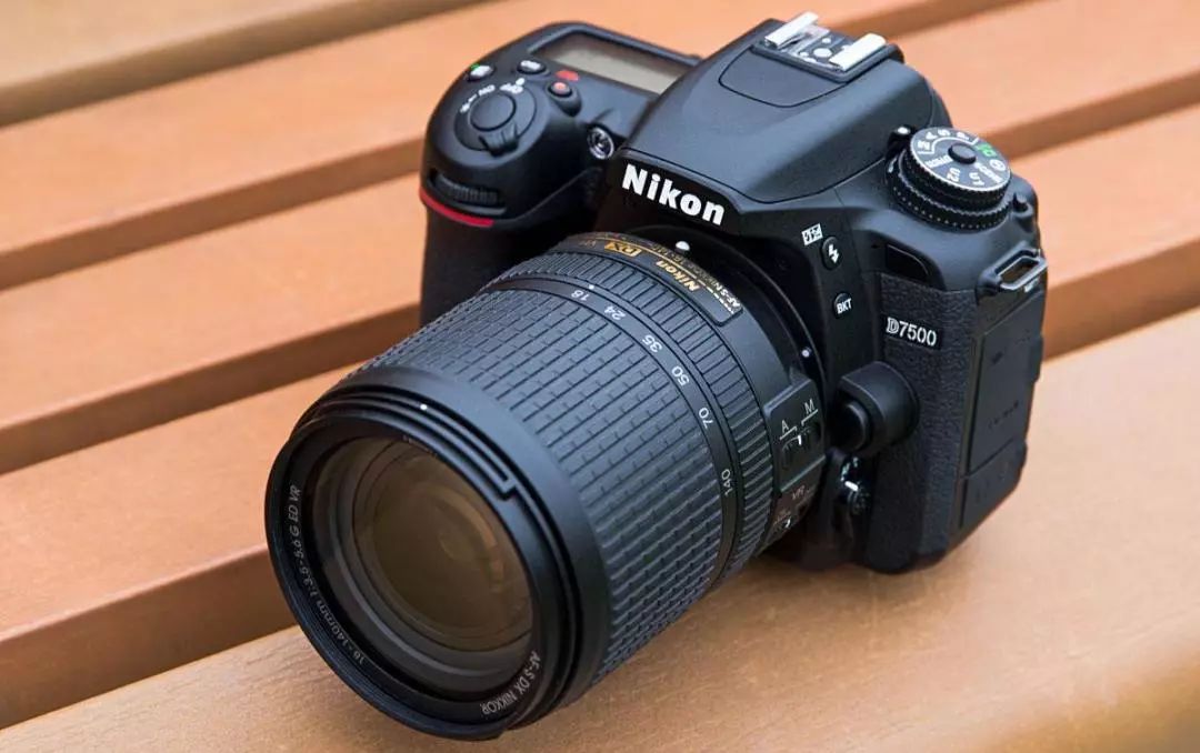 尼康值得入门的单反相机推荐,尼康最新款单反相机d780和d850