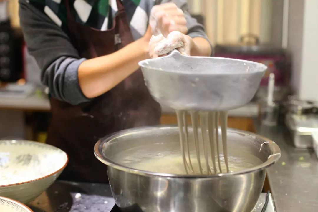 酸辣粉属于哪一个品类,酸辣粉市场竞争激烈同质化