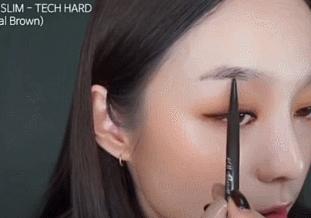 三吉彩花的妆容,可盐可酷可爱可温柔