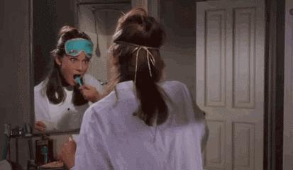 闭着嘴巴一直有口水,闭着嘴巴往外呼气的时候有臭味