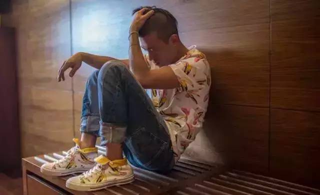 鞋贩子朋友圈不更新是为什么,朋友圈里的鞋贩子是什么