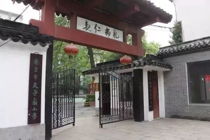 南京学区房房价是涨还是跌,南京市的楼房真的大降价了吗