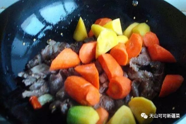 炖牛肉太柴怎么办教你5个小窍门,牛肉炖软烂技巧炖牛肉怎样不发柴