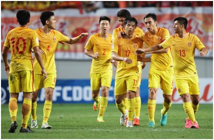 让五星红旗迎风飘扬在世界的东方,让五星红旗飘扬在中国的每个角落