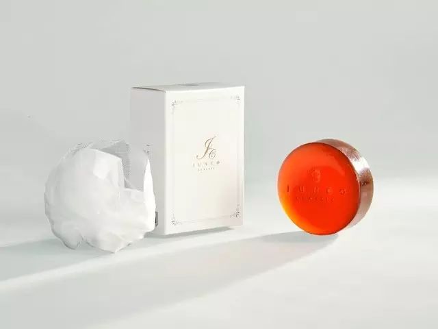 手工皂怎样用手打出绵密的泡沫 (晶莹剔透的手工皂)