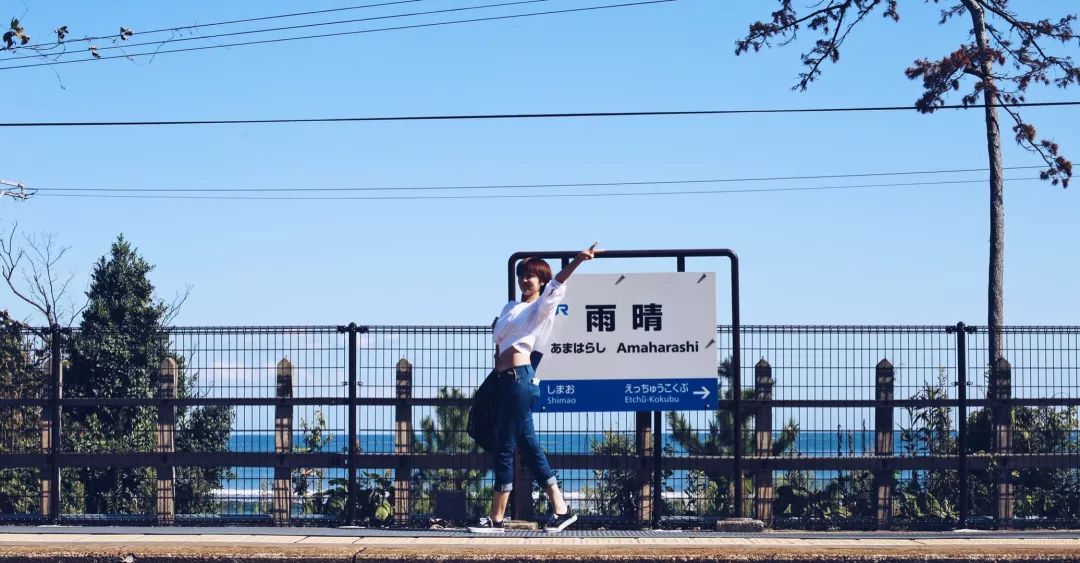 那个开着旅行咖啡车的女孩，暂别荒野重返都市