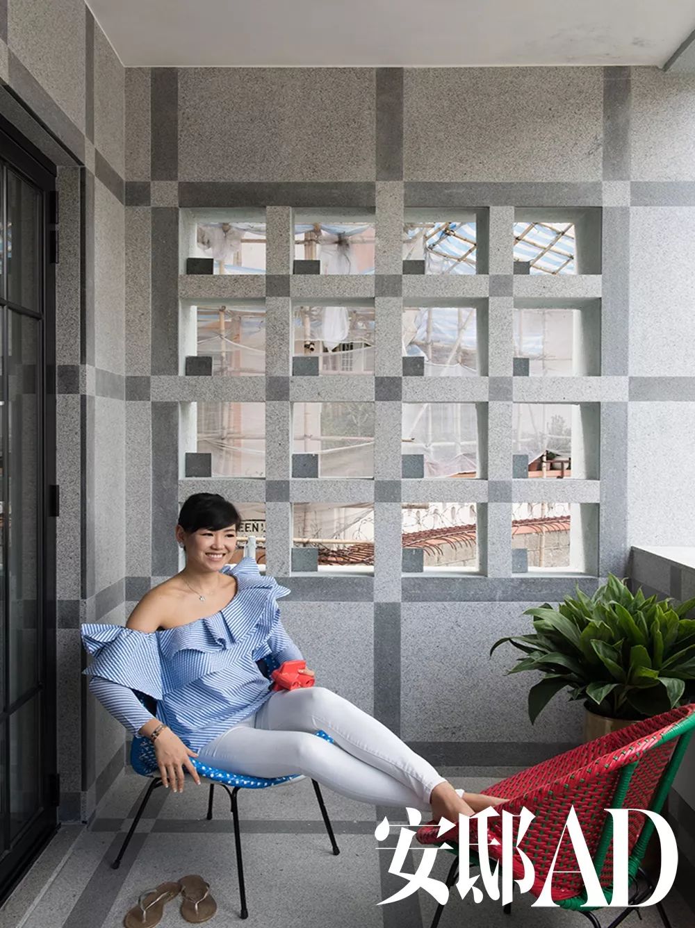 当单身公寓里有了女主人，一切都变得不一样……