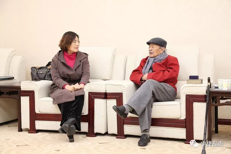 「聚焦」“翰墨乡情”—从中捷走出的画家吴燃汇报展览开幕