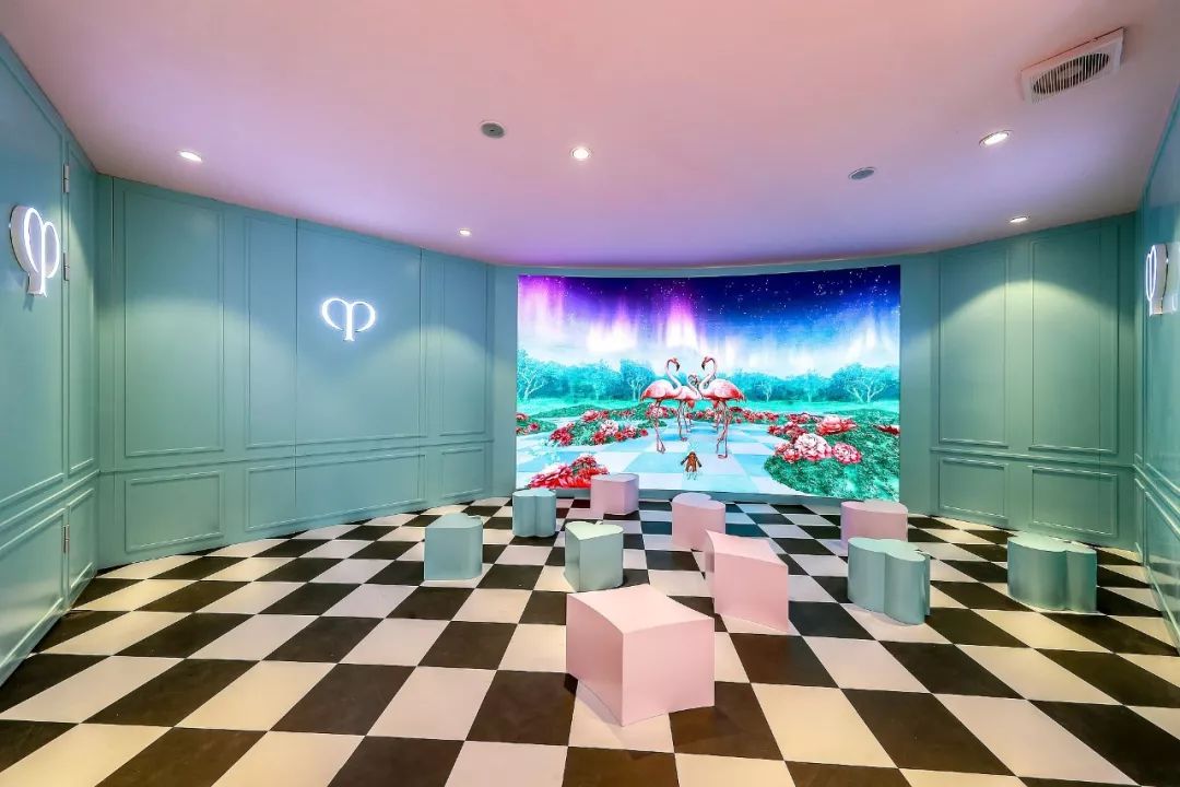 恃美行凶在线抢钱｜CPB圣诞限量系列美得不！合！法！