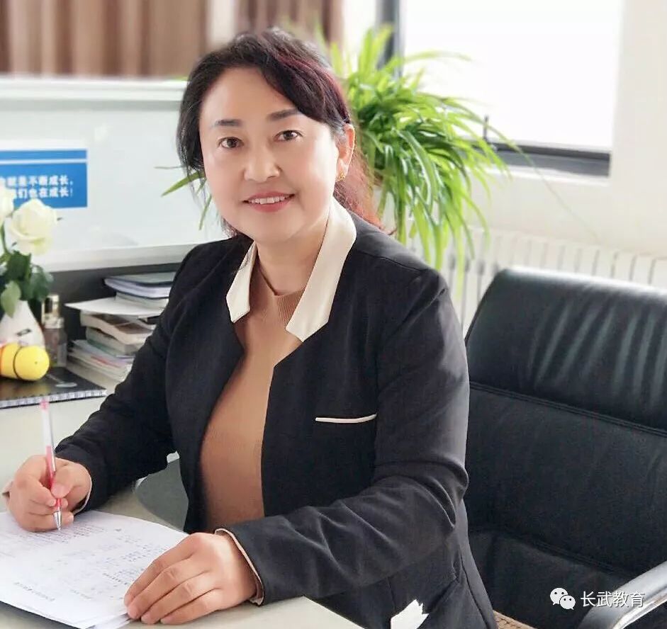 名师风采︱痴心教坛终不悔只为花香扑面来——记陕西省特级教师长武县灵凤小学教师万晓红