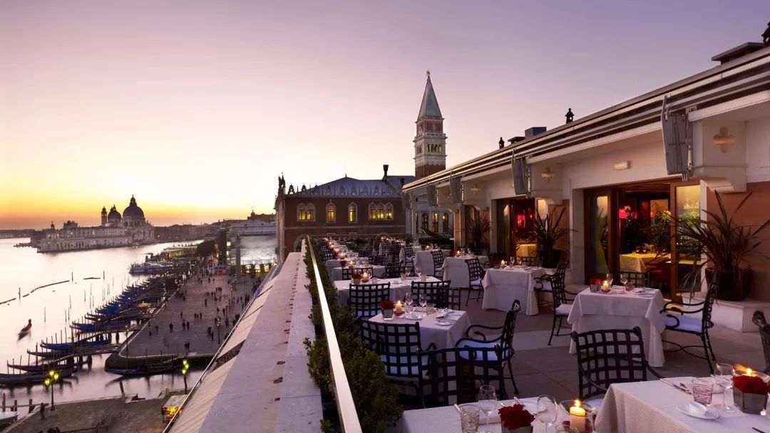 濞佸凹鏂殑瀹,鍦ㄥ▉灏兼柉鐏甸瓊婕