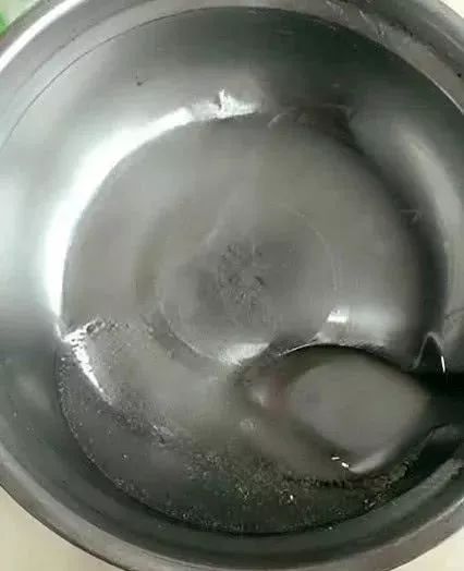 「生活百科」鞋子开胶了怎么办？普通胶水粘不牢固，这么做，比新买的还牢固