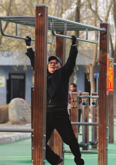 水泥场打球,水泥地上打球